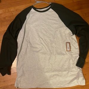 New Foundry men’s pullover shirt